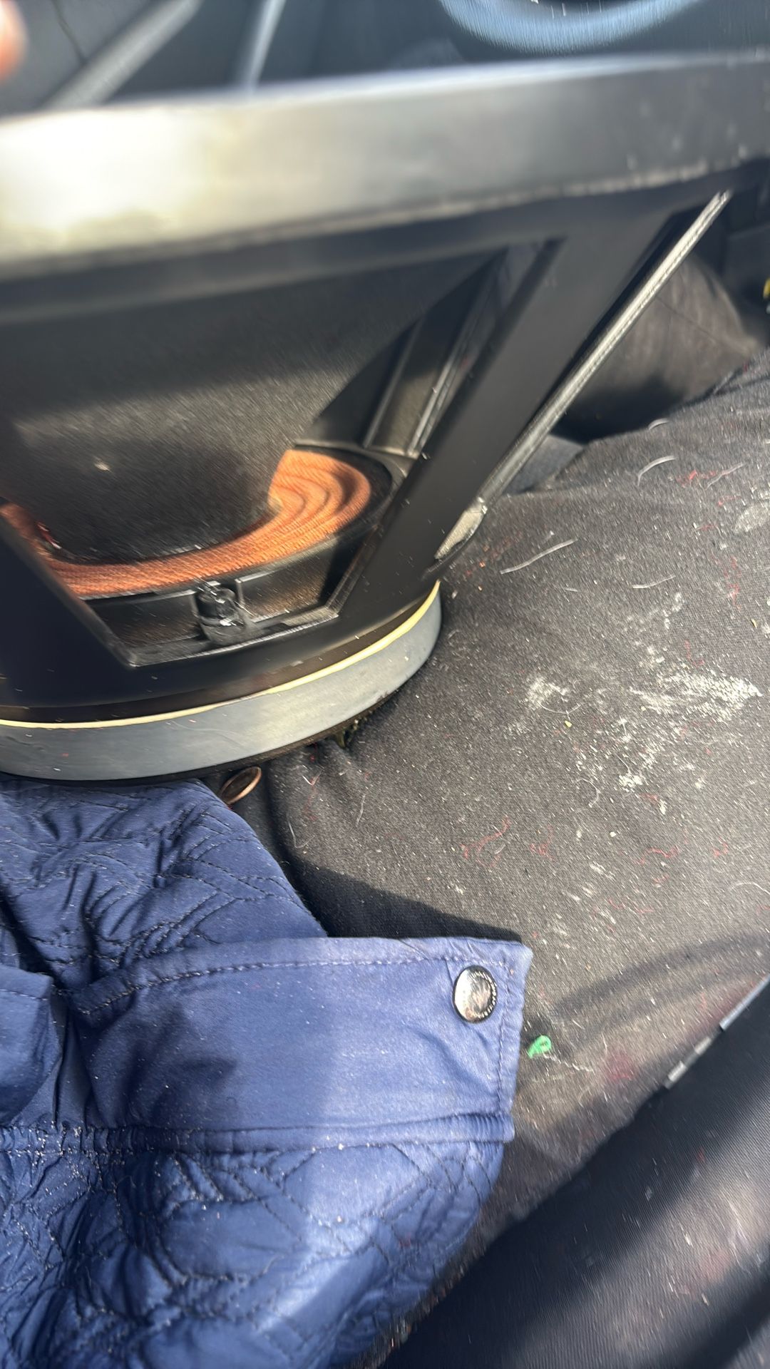 i Believe it is a 15 inch woofer 