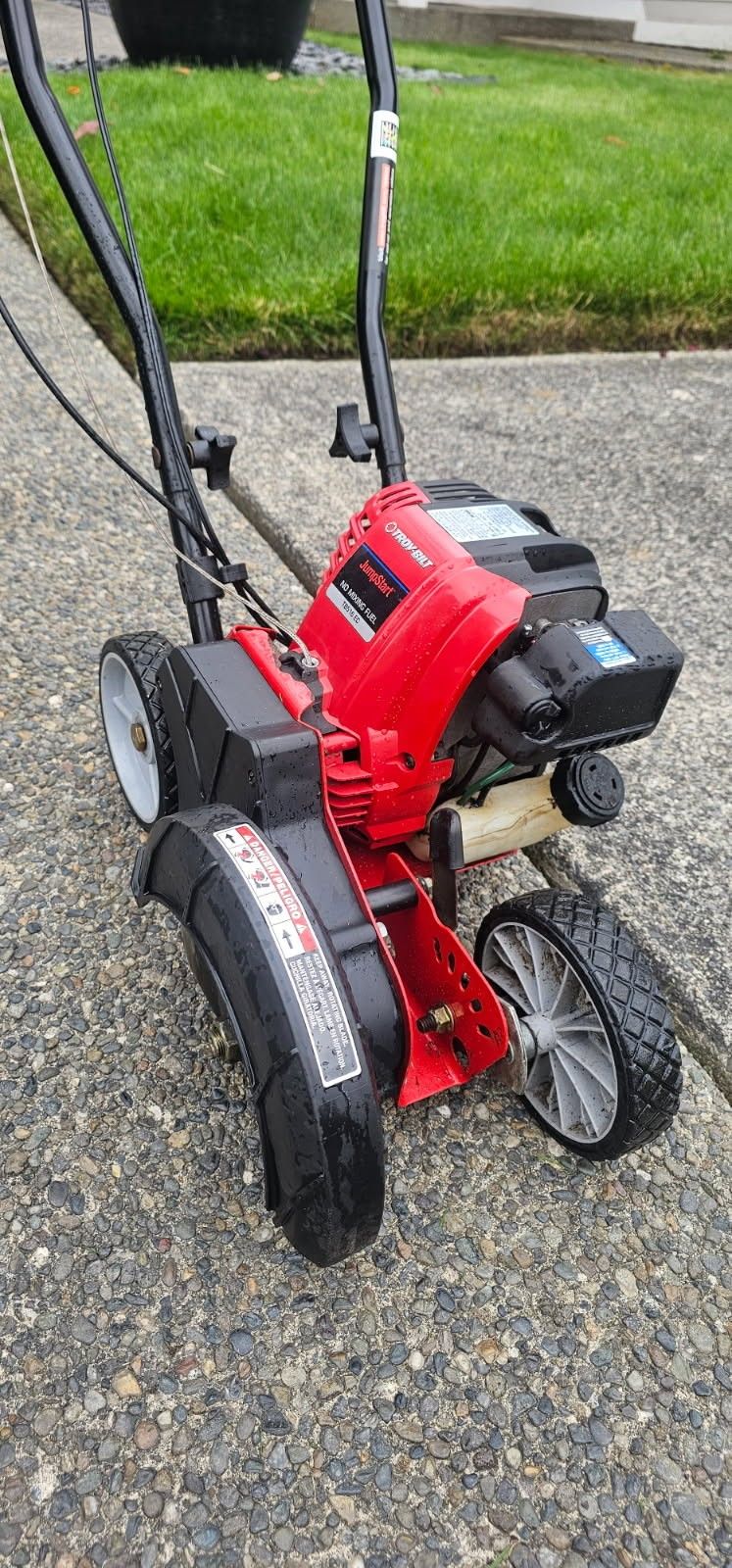 Troy Bilt Jump Start 4 Cycle Gas Edger