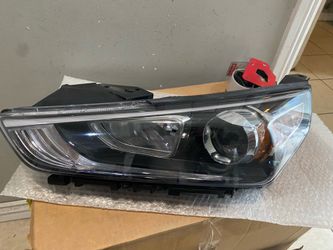 2018-2022 Hyundai Ioniq left headlight