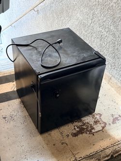 Mini fridge