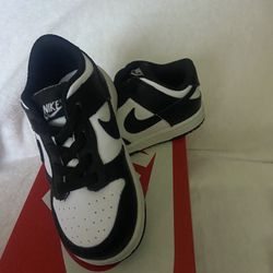 Nike Panda Dunks