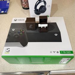 Probably the best, his and her bundle ever. One set of brand new never been worn natural diamond and gold pair shaped earrings with tag from elite jew