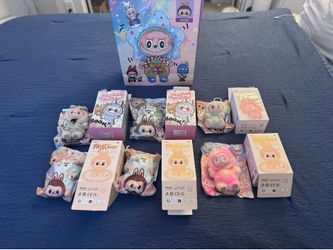 (SELLING FAST💨‼️) POP MART LABUBUS FOR SELL!😱👇