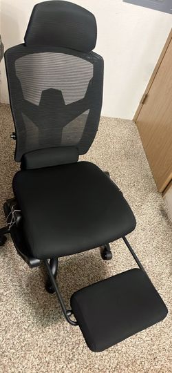 Ergonomic Office Chair with Leg Rest – Great Condition