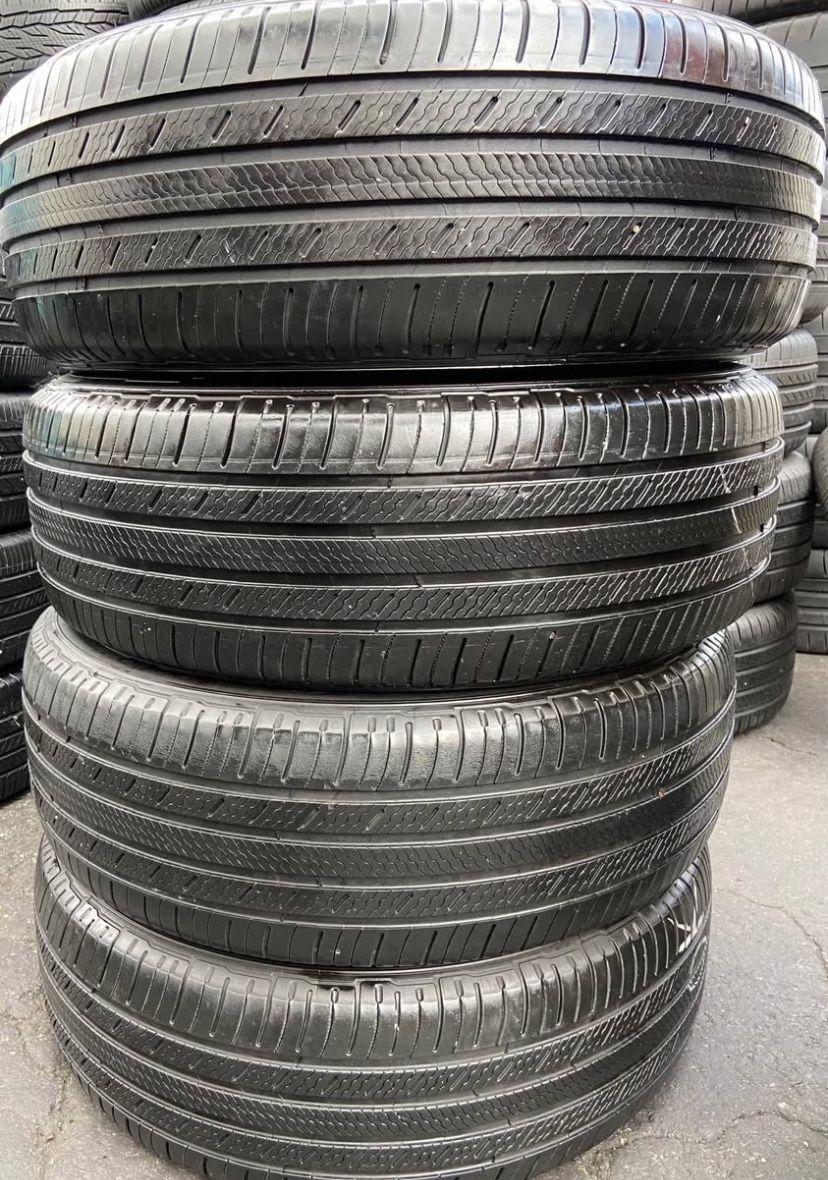 4 Llantas Usadas Michelin Premier 235/65/18 $220
