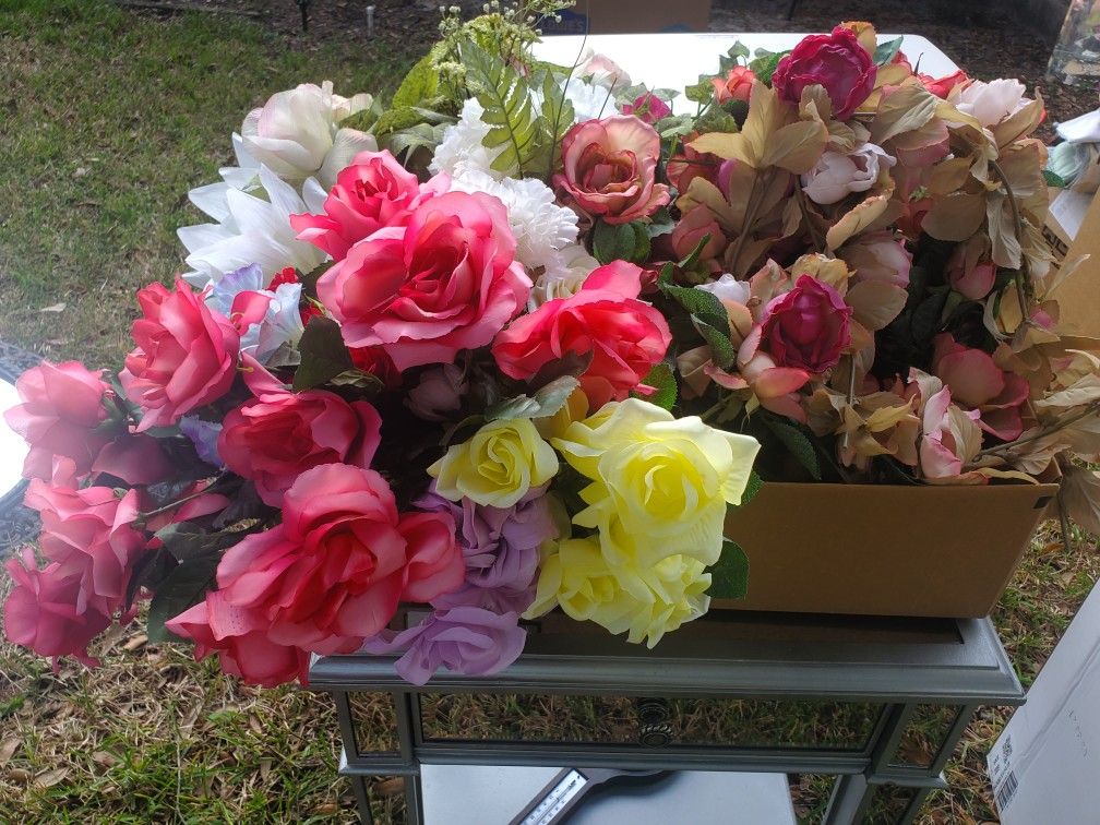 ASSORTED "LIVE FOREVER" FLOWERS