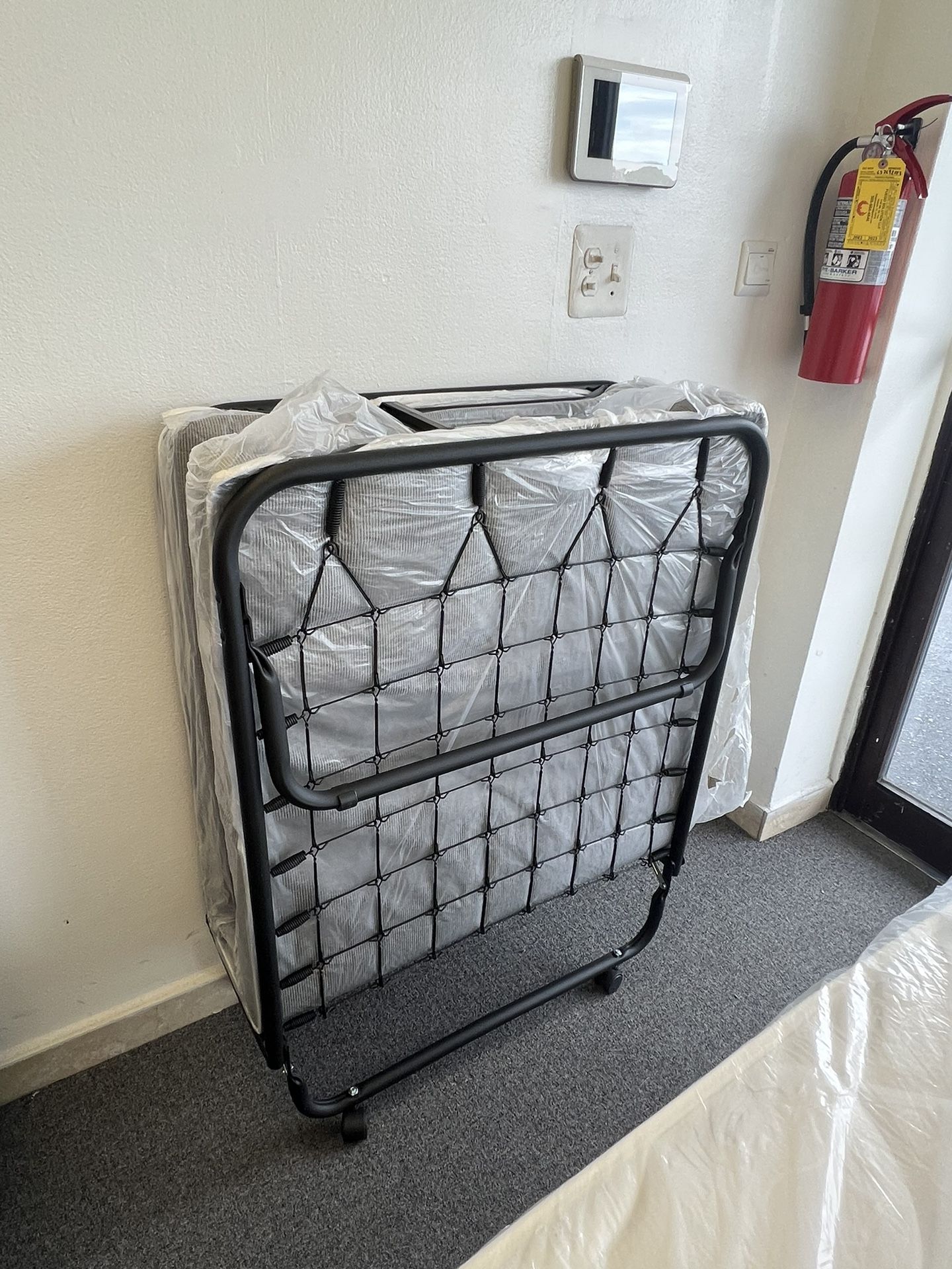 30” Pin Pan Pun , Roll Away Bed , Cama Plegable