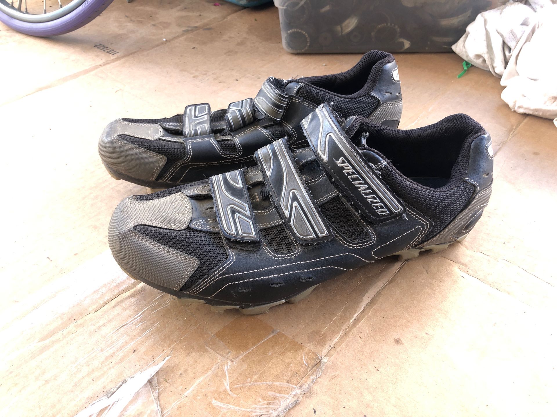 Shimano mountain bike shoes size 45 (10.5 us)
