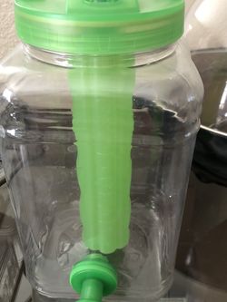 Plastic Water Dispenser With Spicket