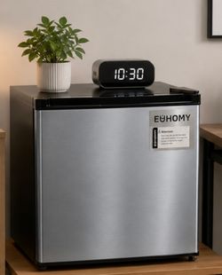 🧊 EUHOMY Mini Fridge – Brand New