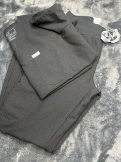 Figs scrub set