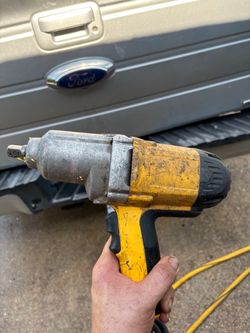 Vendó impacto dewalt de 1/2 está en buenas condiciones