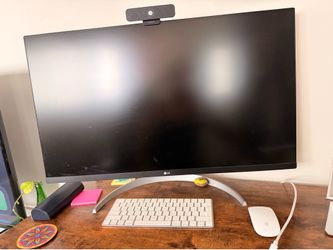 LG 32” 4K UHD Monitor - USBC