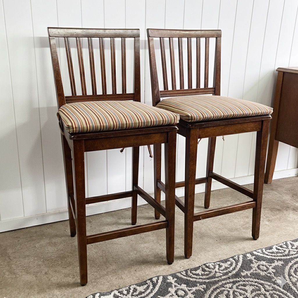 Made in Italy - Set of 2 vintage wood bar chairs with cushions