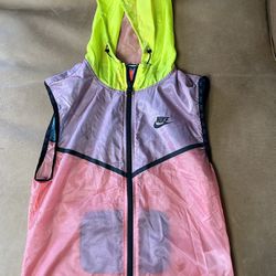 Women’s Nike Wr Vest Hyperfuse Jacket/Vest Size Small