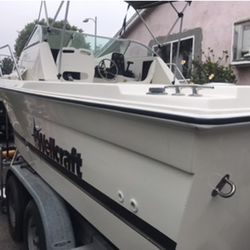 WELLCRAFT 22 ft Walk Around Cuddy Cabin