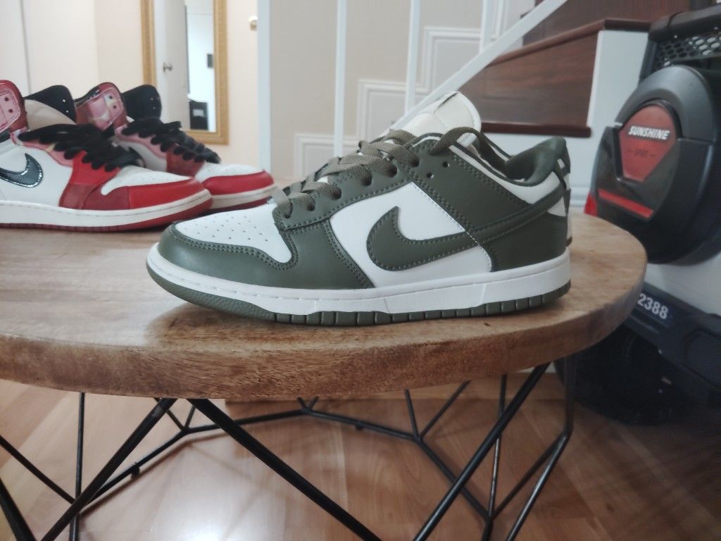 Nike Dunk Low Medium Olive