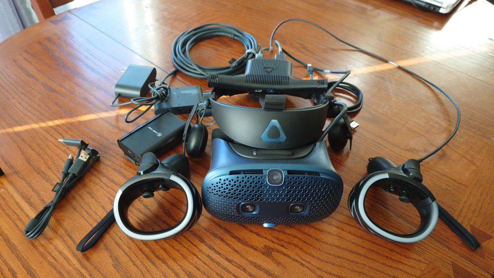 VR Headset HTC Vive Cosmos