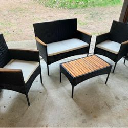 Free Delivery- NEW in Box 39”/20” Wicker Wood Outdoor 4Pcs Sets NEW
