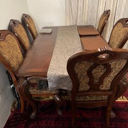 Dinning Table With 6 Chairs 