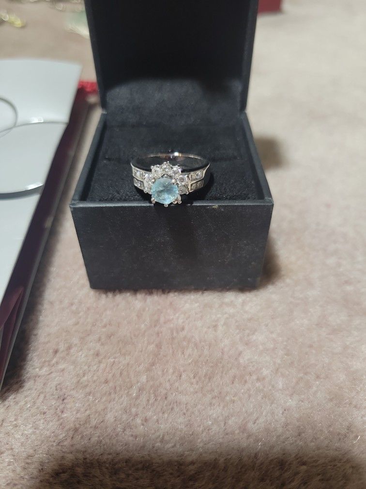 PANDORA BLUE STONE RING SIZE 9/10. NEW/UNUSED