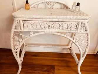 Vanity make up table rattan wicker Tommy Bahamas style