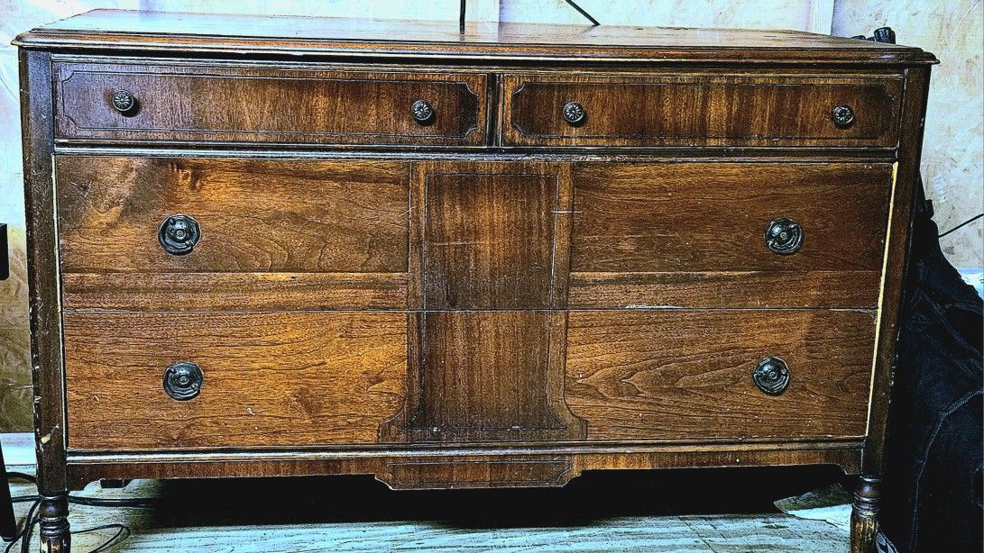 Antique Dresser W/mirror...