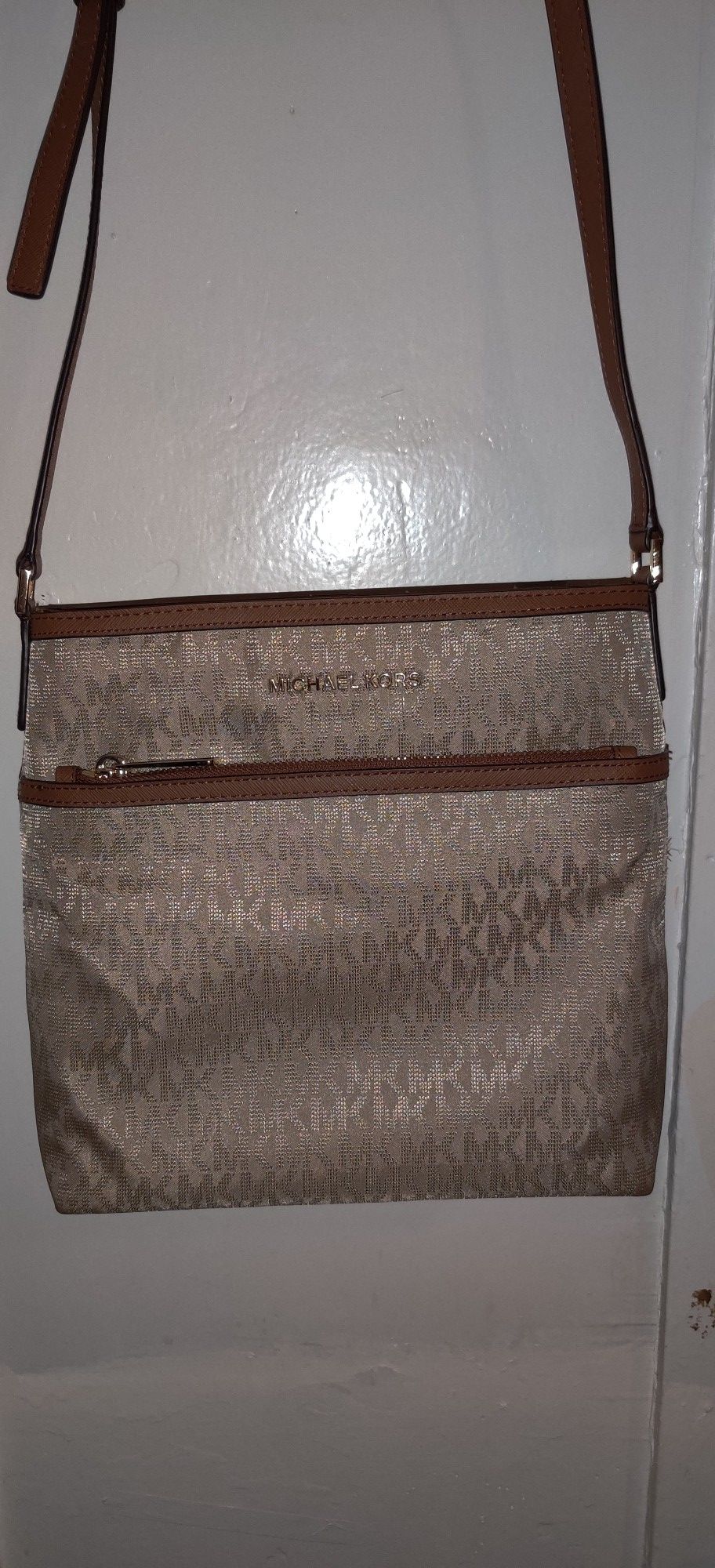 Michael Kors Kempton Medium Messenger Crossbody Bag