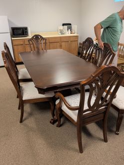 Dining room table