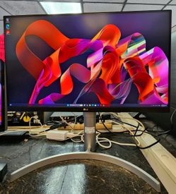 LG Color Accurate Monitor 27UK650-W Used