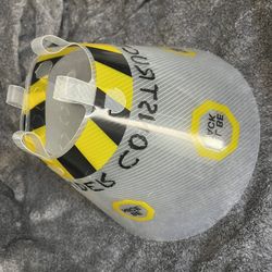 Pet Recovery Cone (collar Isabelino)