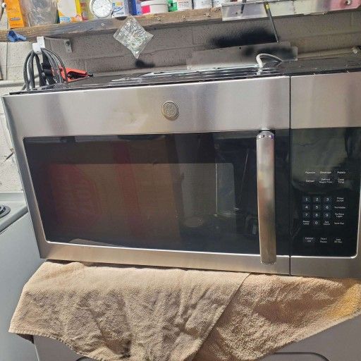 Microwave GE Good Condition