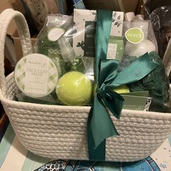 Brand New Gift Basket