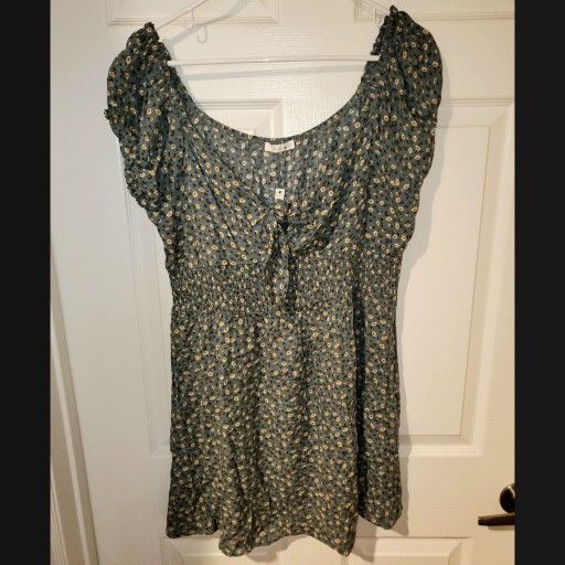 *NWT* Plus Size Green Mini Dress w/ Dainty Flowers (2XL)