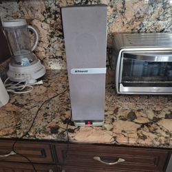 Polaroid PBT3001 mini Bluetooth tower speaker. 
