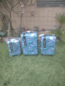 Brand New 3-piece Luggage Set Still In The Box