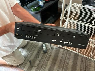 VHS / DVD Player