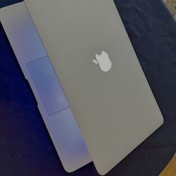 Apple MacBook Air 13” I5/8GB/256GB SSD $180