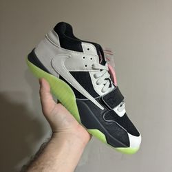 Jordan Travis Scott Chase B