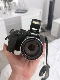 Nikon coolpix B700