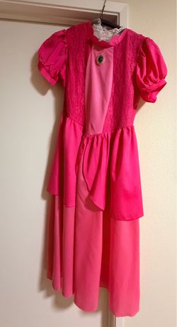 Princess Peach costume and accessories