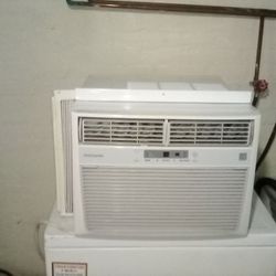 Air Conditioner Frigidaire 10,000 BTU 