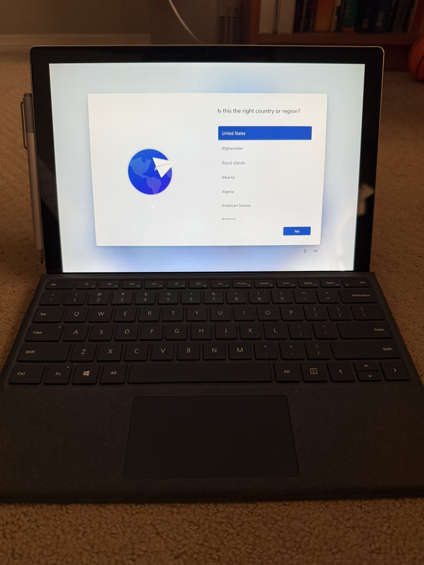 Microsoft Surface Pro 6 12.3’’, Touchscreen, 128 GB SSD, 8 GB RAM Intel Core i5-8350U, w/ Surface Pro Pen