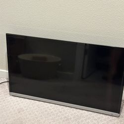 Toshiba 39” LED TV – 1080p HD