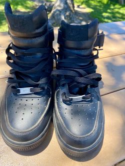 Air Force 1 (2007) triple black 9.5 men’s CLEAN