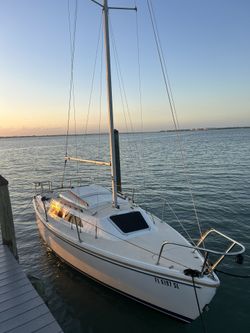 22’ Catalina Sailboat Open To Offers!
