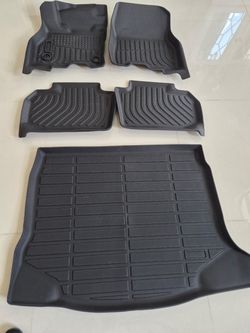 Nissan Leaf 2023, all-weather floor mats