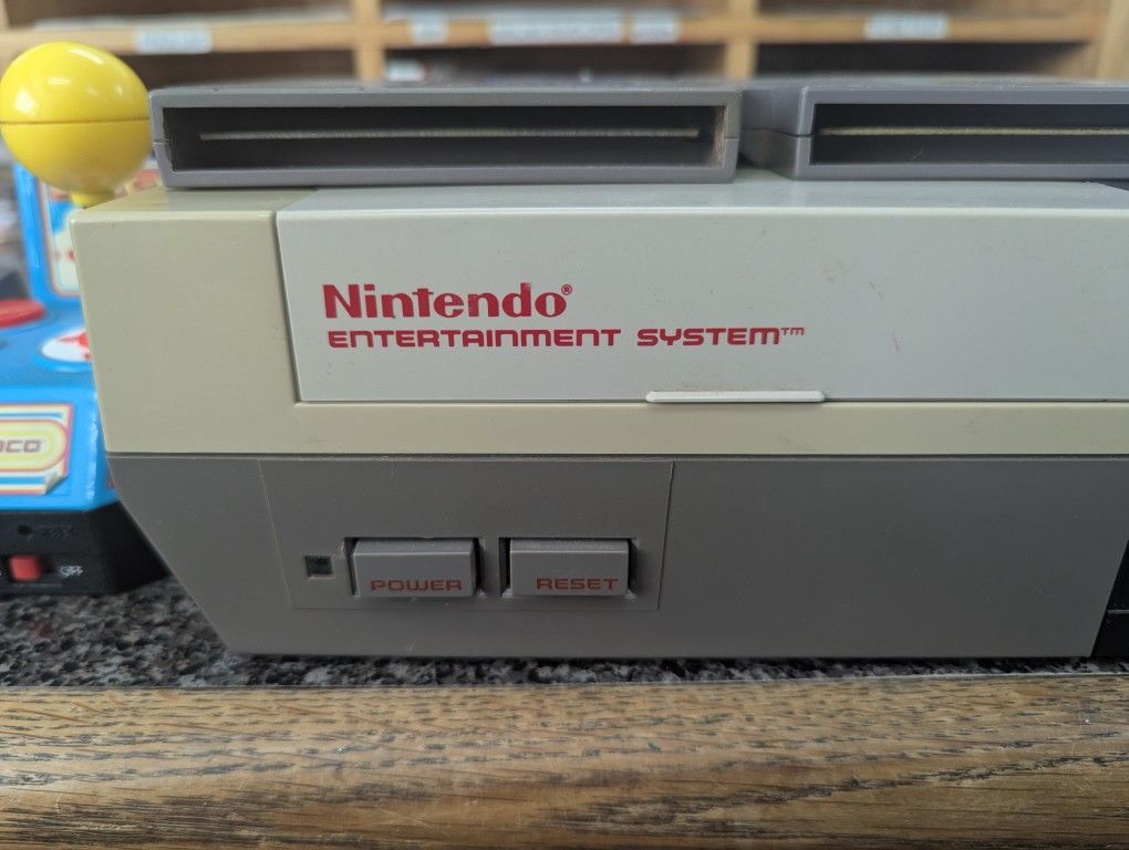 Vintage Nintendo Console And Extras 
