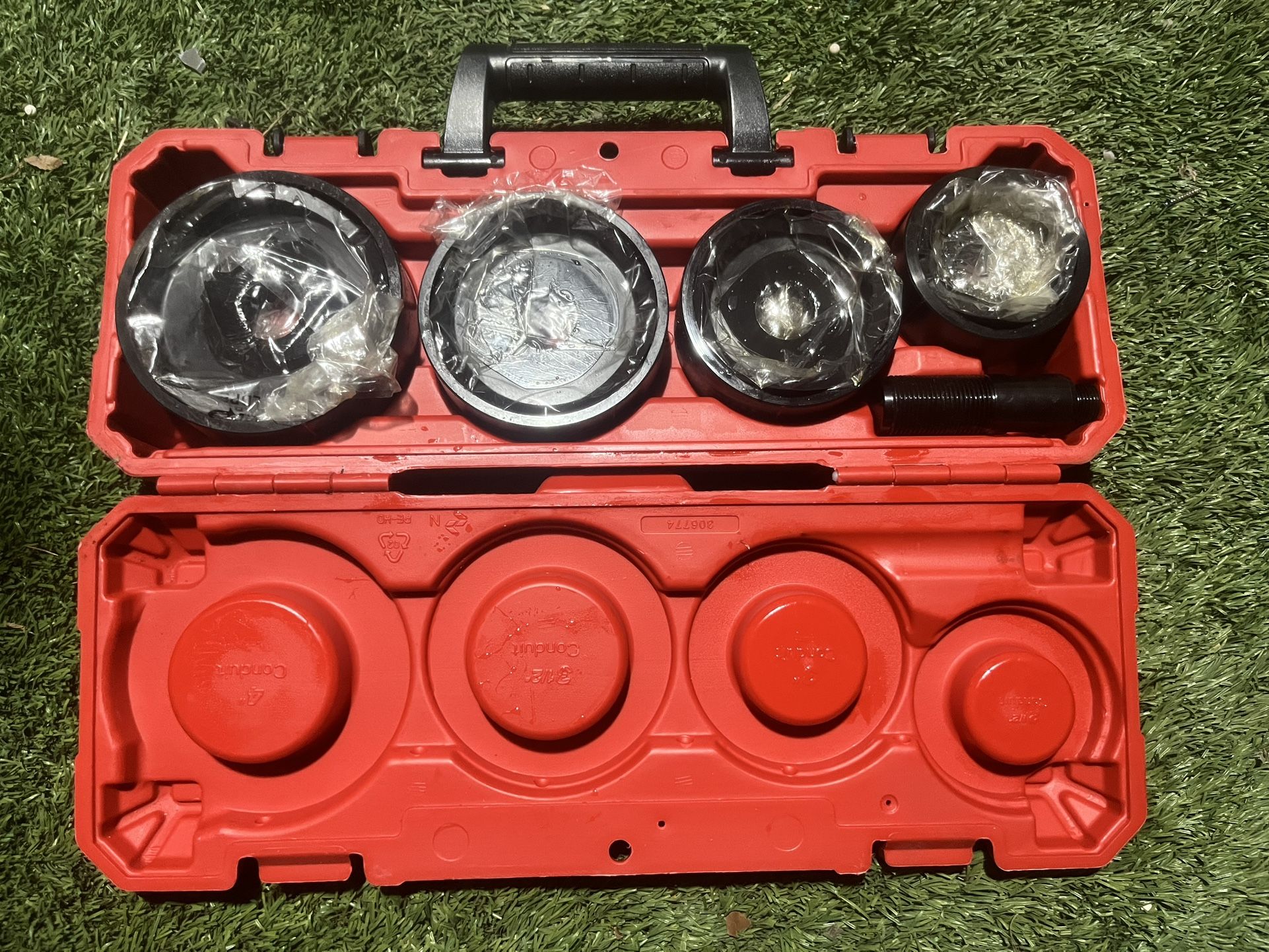 Milwaukee Forcelogic 10-ton Knockout Kit 2 1/2 To 4”