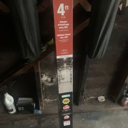 4 Ft Warehouse Celling Light 2 